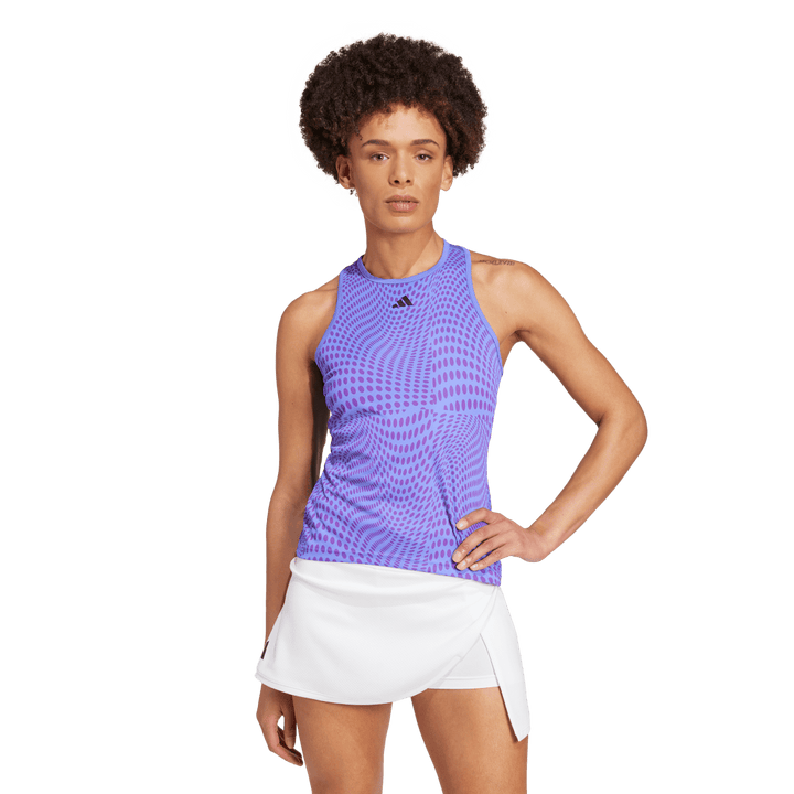 IT4720 Camiseta sin Mangas Club Tennis Estampada adidas para mujer