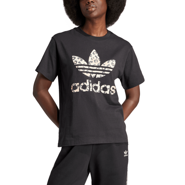 IY7055 Camiseta adidas Originals Leopard Luxe Trifolio adidas para mujer