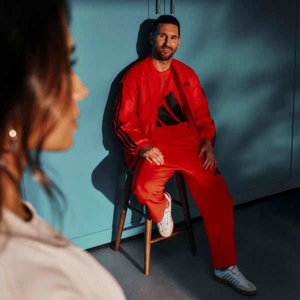 JE8934 Camiseta Essentials Logo Grande adidas para hombre